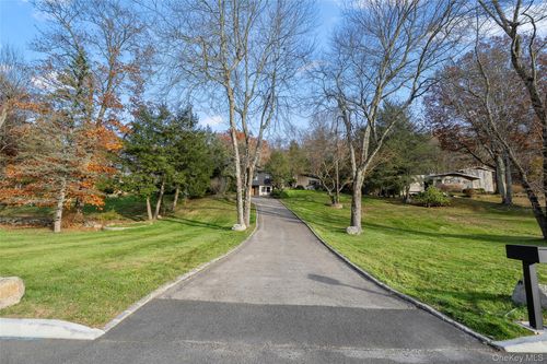 57 Virginia Ln, Thornwood, NY, 10594-2008 | Card Image