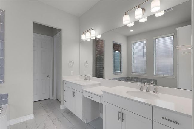 6026 Lake Bridge Ln, House other with 4 bedrooms, 4 bathrooms and 2 parking in Manvel TX | Image 24