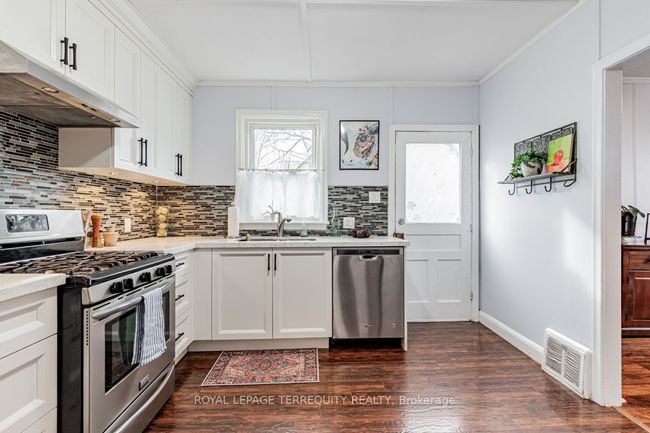 58 Main St N, House attached with 3 bedrooms, 1 bathrooms and 2 parking in Newmarket ON | Image 16