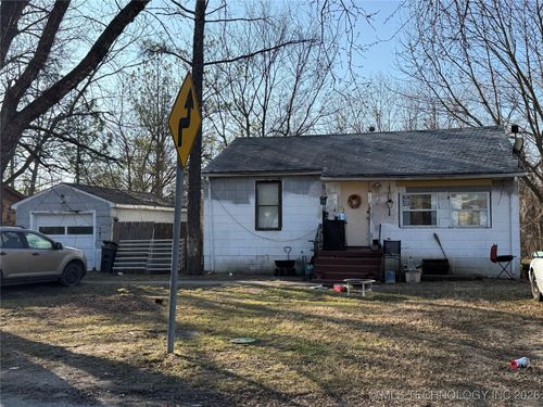 2105 S Johnstone Ave, Bartlesville, OK, 74003-6500 | Card Image