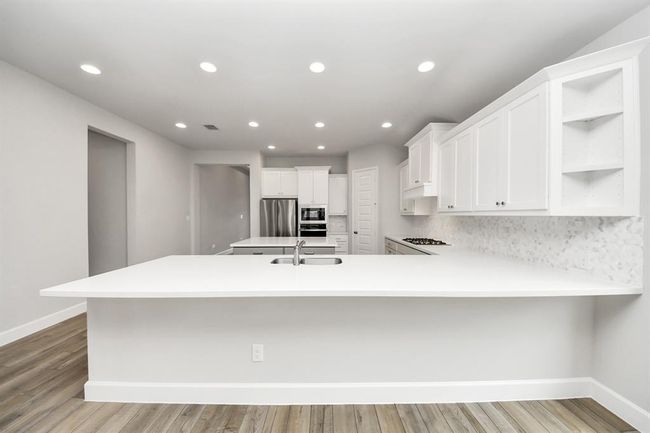 12310 Grassy Bend Dr, House other with 3 bedrooms, 2 bathrooms and 2 parking in Mont Belvieu TX | Image 7