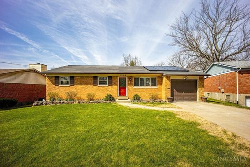 1088 Pinehollow Ln, Cincinnati, OH, 45231 | Card Image