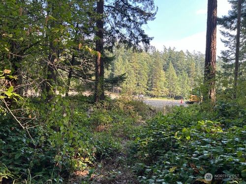 135 Chinook Way, Anacortes, WA, 98221-4453 | Card Image