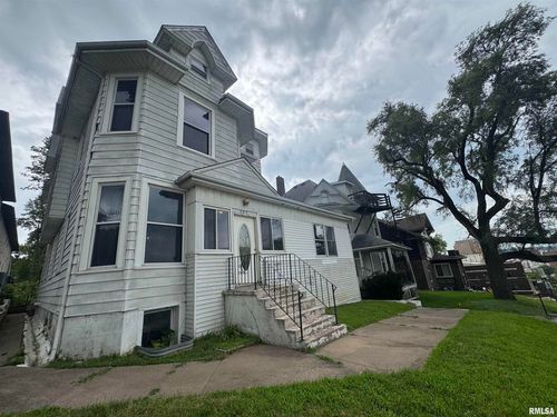 707 Brady St, Davenport, IA, 52803-5204 | Card Image