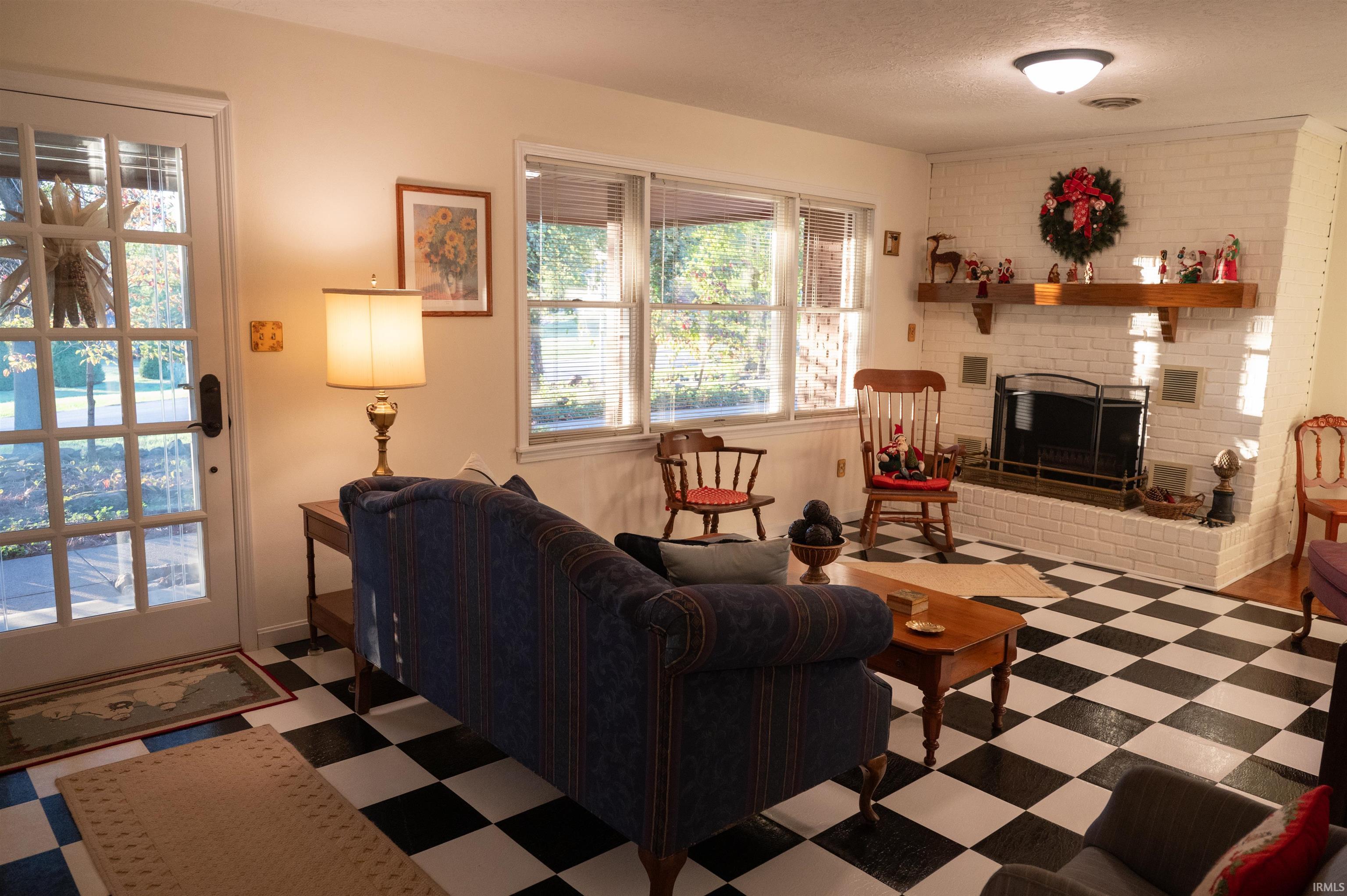 Residential in Santa Claus 3