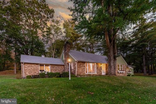 121 Kiltie Dr, NEW HOPE, PA, 18938-1404 | Card Image