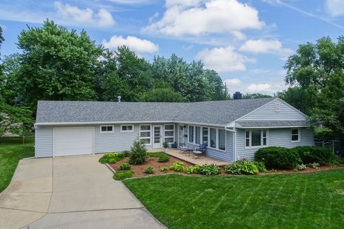 4 Woodruff Dr, Bloomington, IL, 61701-3341 | Card Image