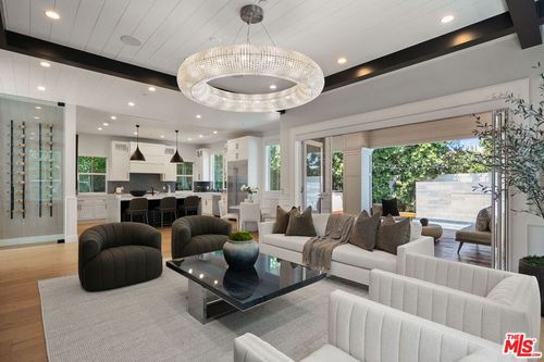 18057 Valley Vista Blvd, Encino, CA, 91316-3746 | Card Image