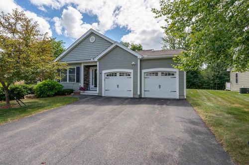 38 Sagewood Drive, Pelham, NH, 03076 | Card Image