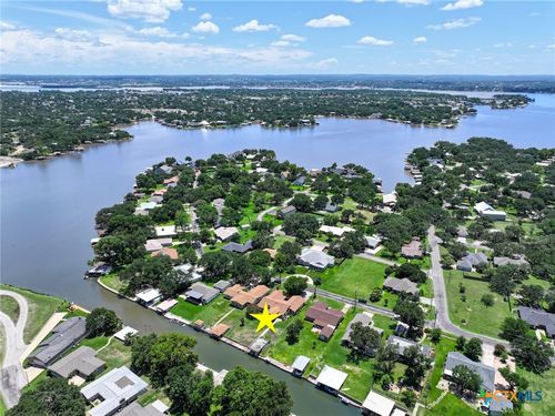 106 Flamingo Cir, Highland Haven, TX, 78654-8235 | Card Image