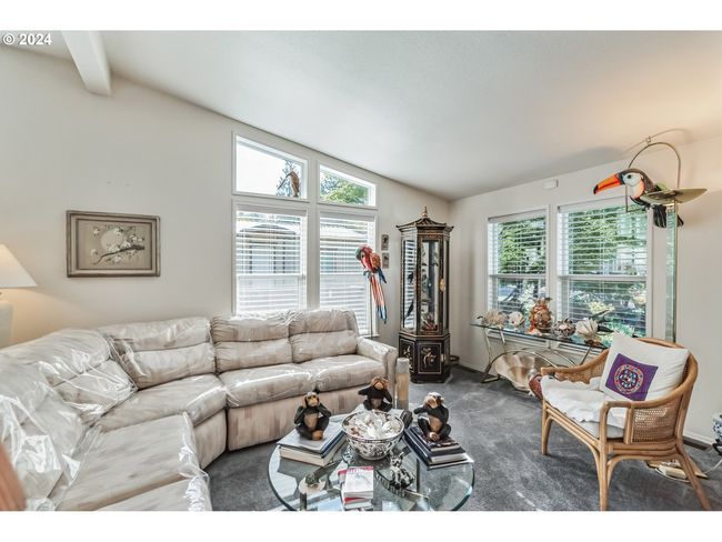 68938 E Cedar Hill Loop, House other with 3 bedrooms, 2 bathrooms and 2 parking in Welches OR | Image 5