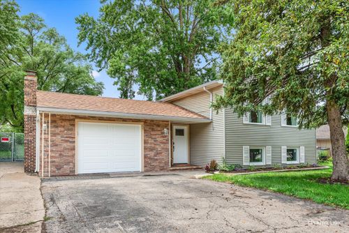 337 E Briarcliff Rd, Bolingbrook, IL, 60440-3044 | Card Image