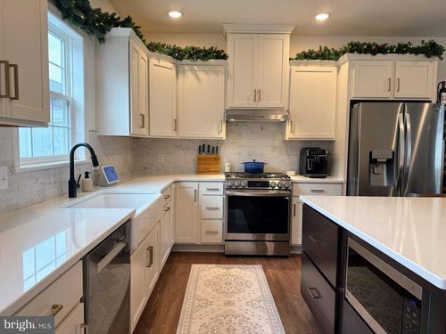 82-2472 Artesian Way, LANCASTER, PA, 17601-2238 | Card Image