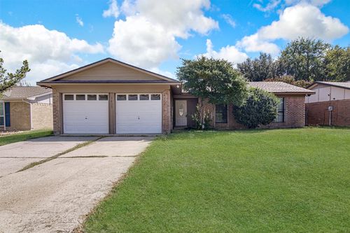 3405 Spring Meadows Dr, Arlington, TX, 76014-3143 | Card Image