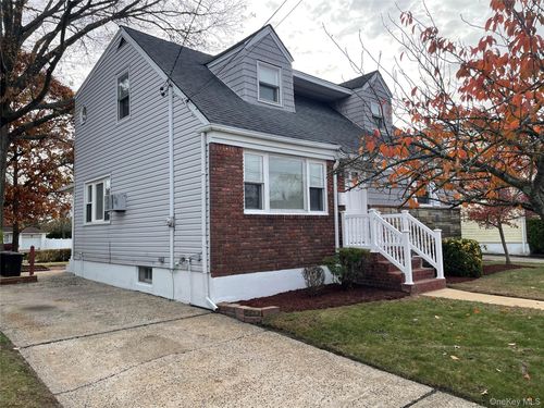 3305 1st St, Oceanside, NY, 11572-5207 | Card Image