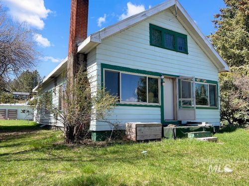 101 S Hillcrest Rd, Cascade, ID, 83611 | Card Image
