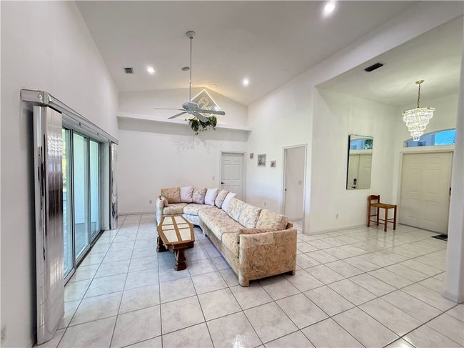 51 Joy Haven Dr, House other with 3 bedrooms, 2 bathrooms and null parking in SEBASTIAN FL | Image 6
