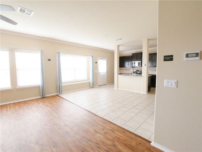 10020 Pinnacle Crest Loop, House other with 3 bedrooms, 3 bathrooms and 4 parking in Austin TX | Image 9