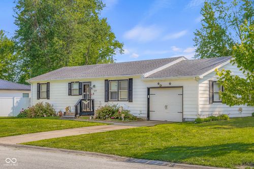 635 Berkshire Dr, Seymour, IN, 47274-3909 | Card Image