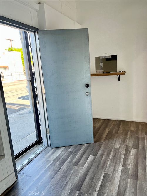 11478 Oxnard St, North Hollywood, CA, 91606-4128 | Card Image