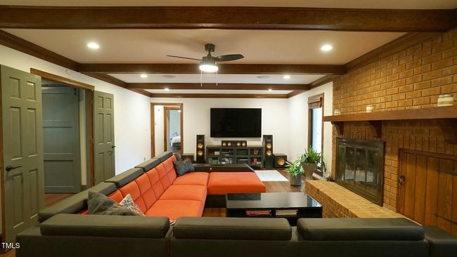 Living Room | Image 18