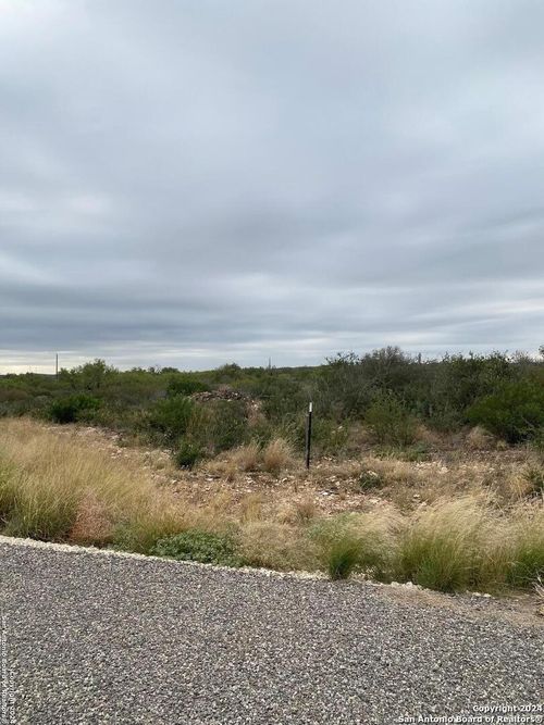 30 Rocky Hills Cir, Uvalde, TX, 78801 | Card Image