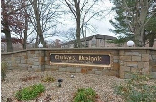 apt-10-508 Oak St, Brockton, MA, 02301-1362 | Card Image