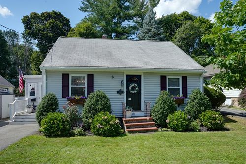 18 Ellis St, Woburn, MA, 01801-4101 | Card Image