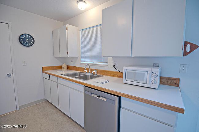 7606Kitchenweb | Image 11