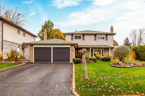 32 River View Dr, Brampton, ON, L6W2E5 | Card Image