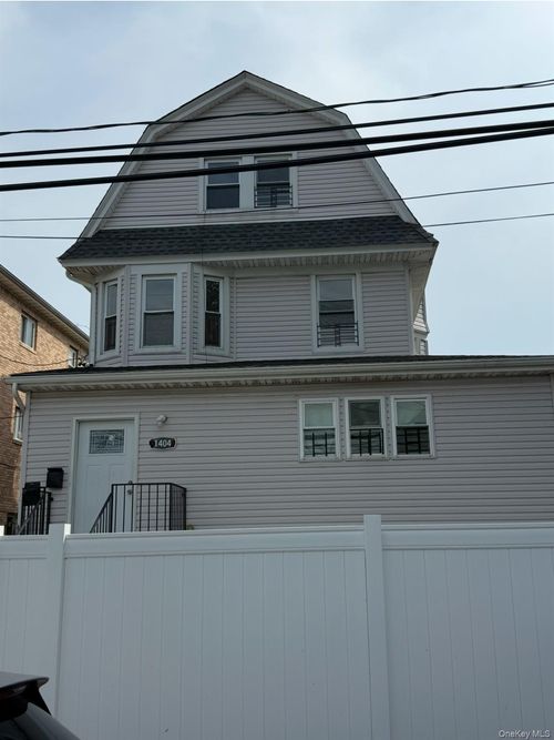 14-04 Dickens St, Far Rockaway, NY, 11691-2381 | Card Image