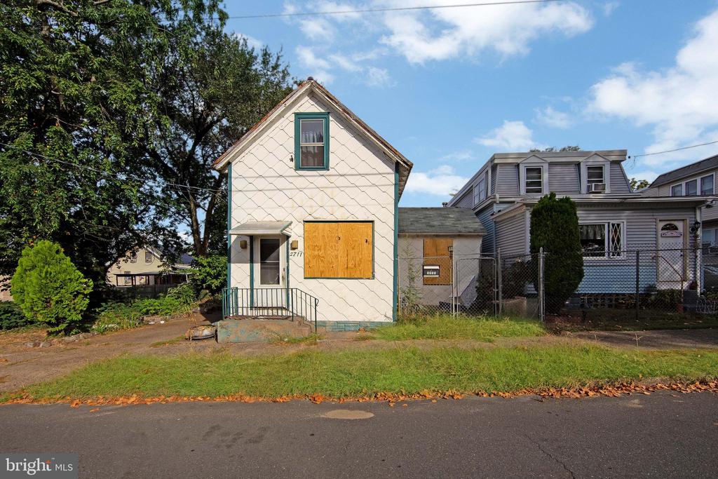Pierce Ave, Camden, NJ 08105
