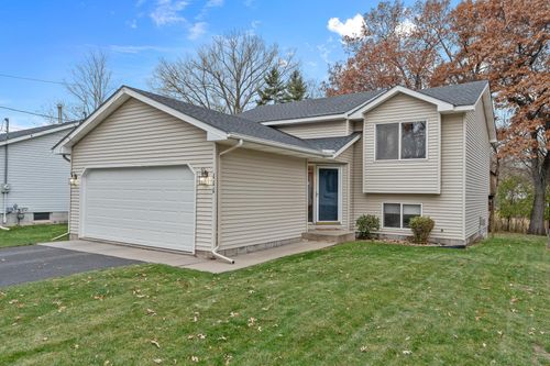 111 Mcgregor Ave N, Mahtomedi, MN, 55115-2234 | Card Image