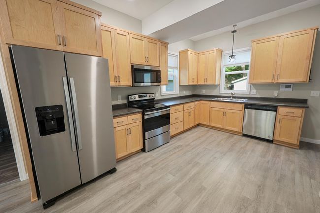 Kitchen | Image 8