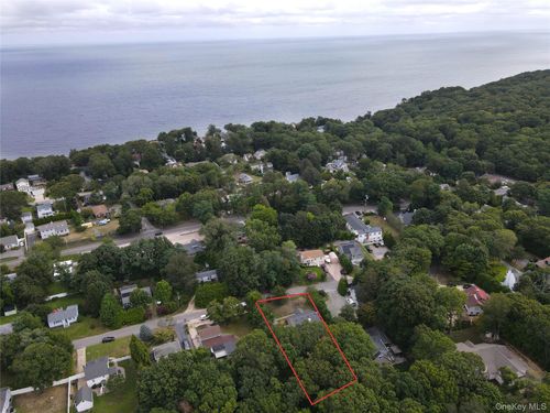 39 Hill St E, Wading River, NY, 11792-1982 | Card Image