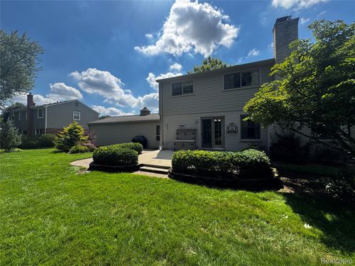 42098 Banbury Rd, Northville, MI, 48168-3448 | Card Image