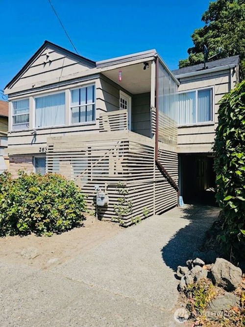 apt-a-2630 58th Ave Sw, Seattle, WA, 98116-2275 | Card Image