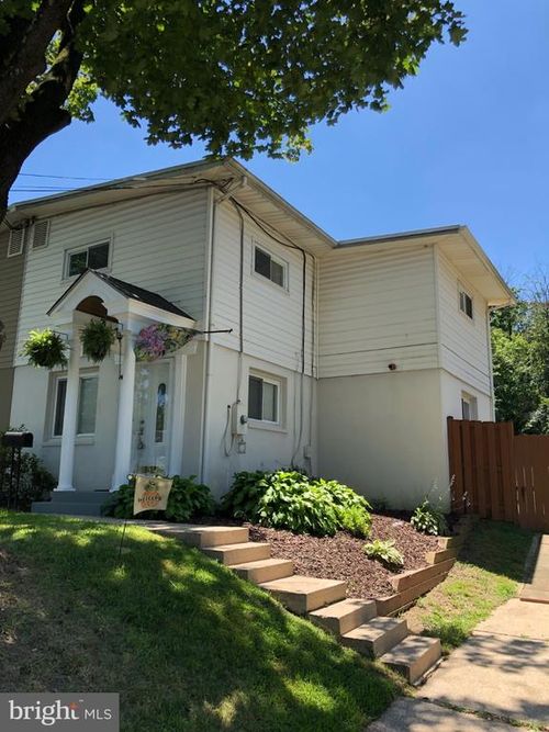 10615 Maple St, FAIRFAX, VA, 22030-5119 | Card Image