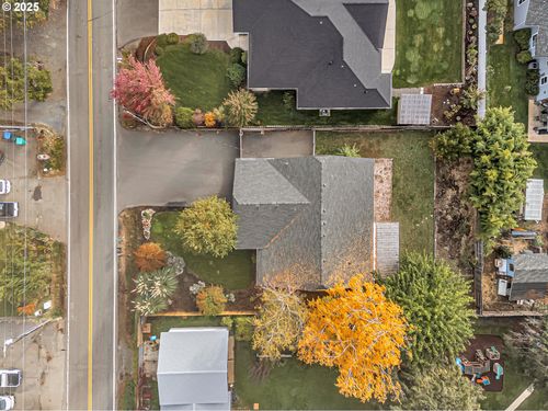 1974 Hamilton Ln, Grants Pass, OR, 97527-4820 | Card Image