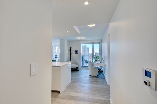 1111 Richards Street, Condo with 3 bedrooms, 3 bathrooms and 1 parking in Vancouver BC | Image 24