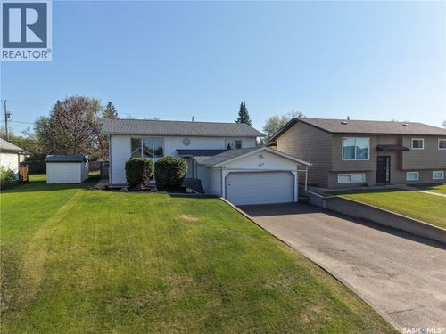 761 3rd St E, Prince Albert, SK, S6V0H7 | Card Image