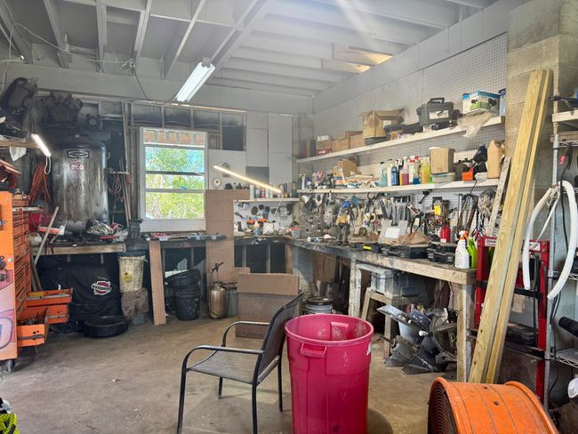 15x25 workshop/storage | Image 12