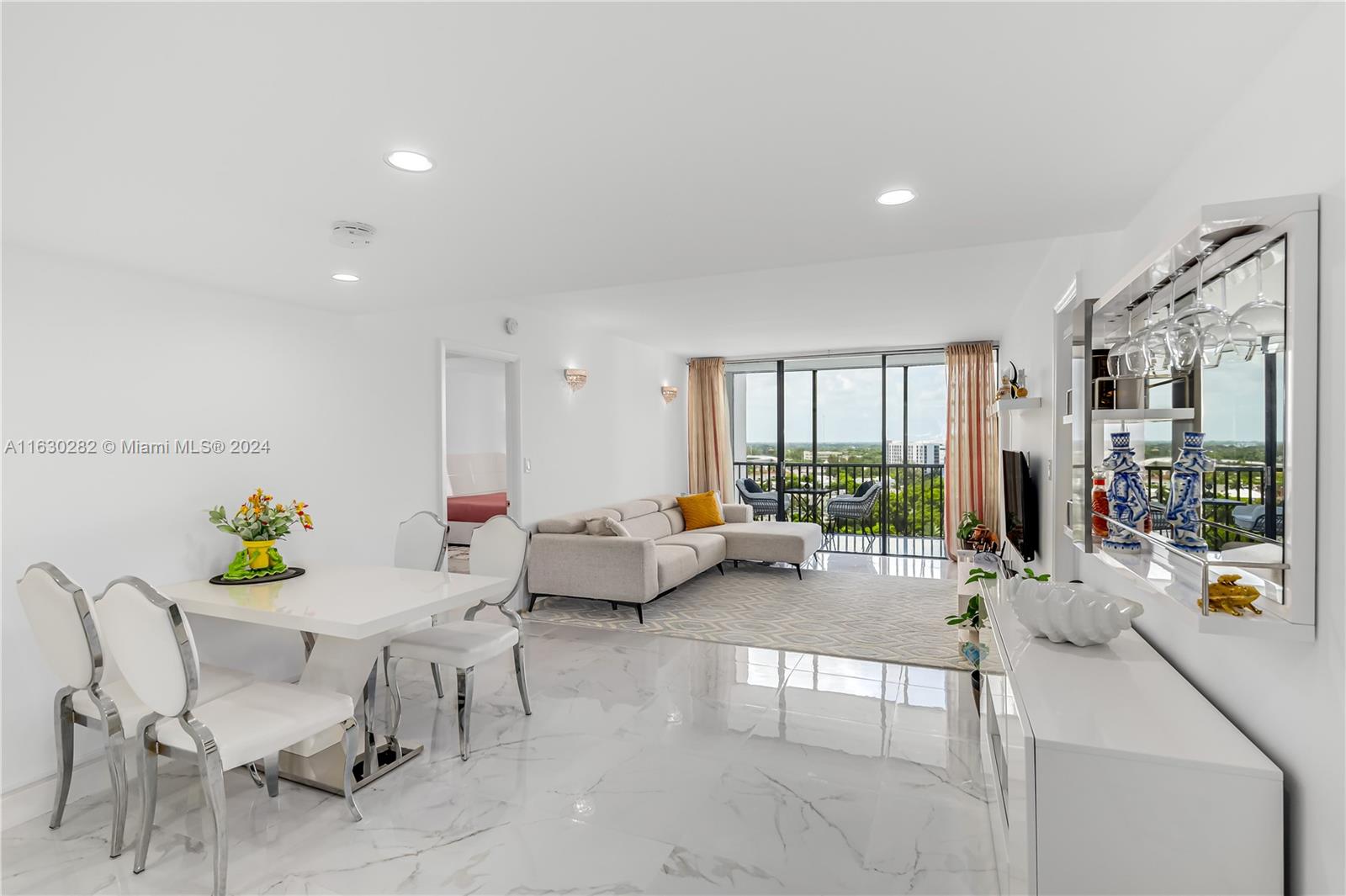 1502 20335 W Country Club Dr, For Sale in Aventura Zoocasa