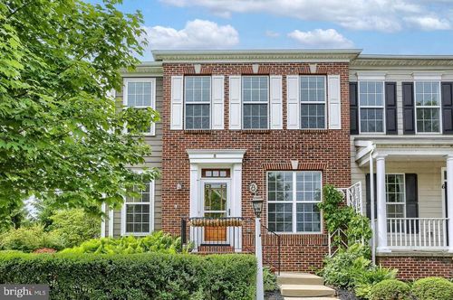8 Meadow Creek Ln, MECHANICSBURG, PA, 17050-4162 | Card Image