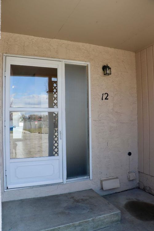 12-420 Centre St N, Sundre, AB, T0M1X0 | Card Image