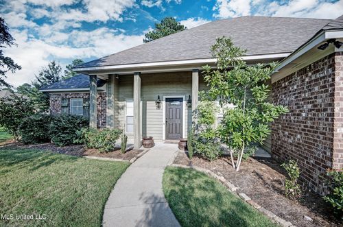 100 Memory Ln, Madison, MS, 39110-6867 | Card Image