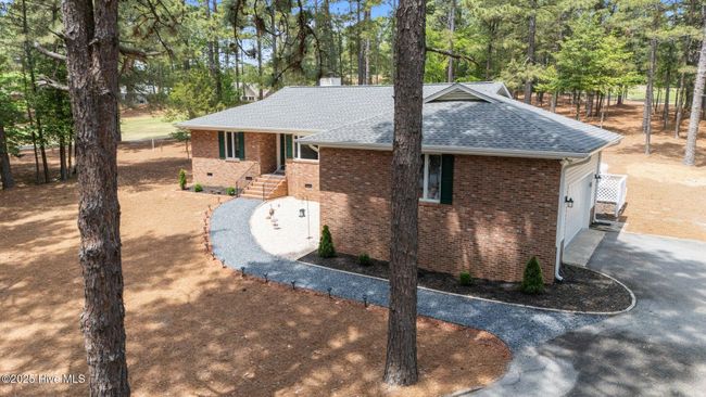 180 Lancashire Ln, House other with 3 bedrooms, 2 bathrooms and 4 parking in West End NC | Image 49