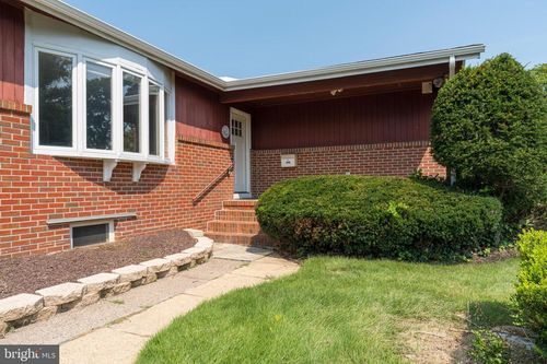 331 Hamilton Blvd, MORRISVILLE, PA, 19067-2125 | Card Image