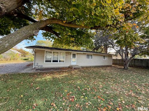 414 Clay St, Pleasant Plains, IL, 62677-3569 | Card Image