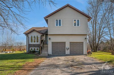 831 Code Dr, House other with 3 bedrooms, 3 bathrooms and 8 parking in Smiths Falls ON | Image 1